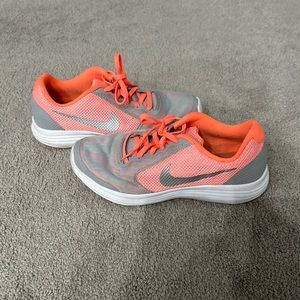 Nike Revolution 3 Girls Size 5.5Y Gray And Coral Running Training Shoes